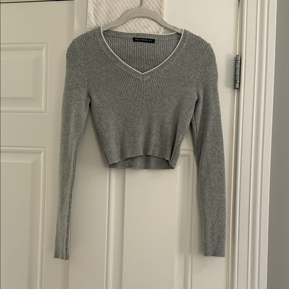 Brandy Melville light gray V-Neck Ribbed Sweater
